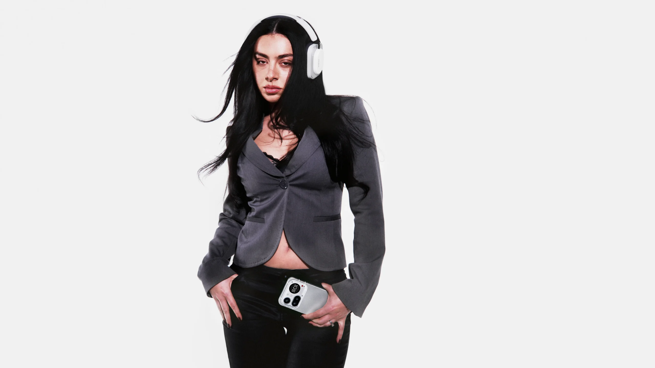 Renovarte_Magazine_ NOTHING_ CHARLI_XCX (1)