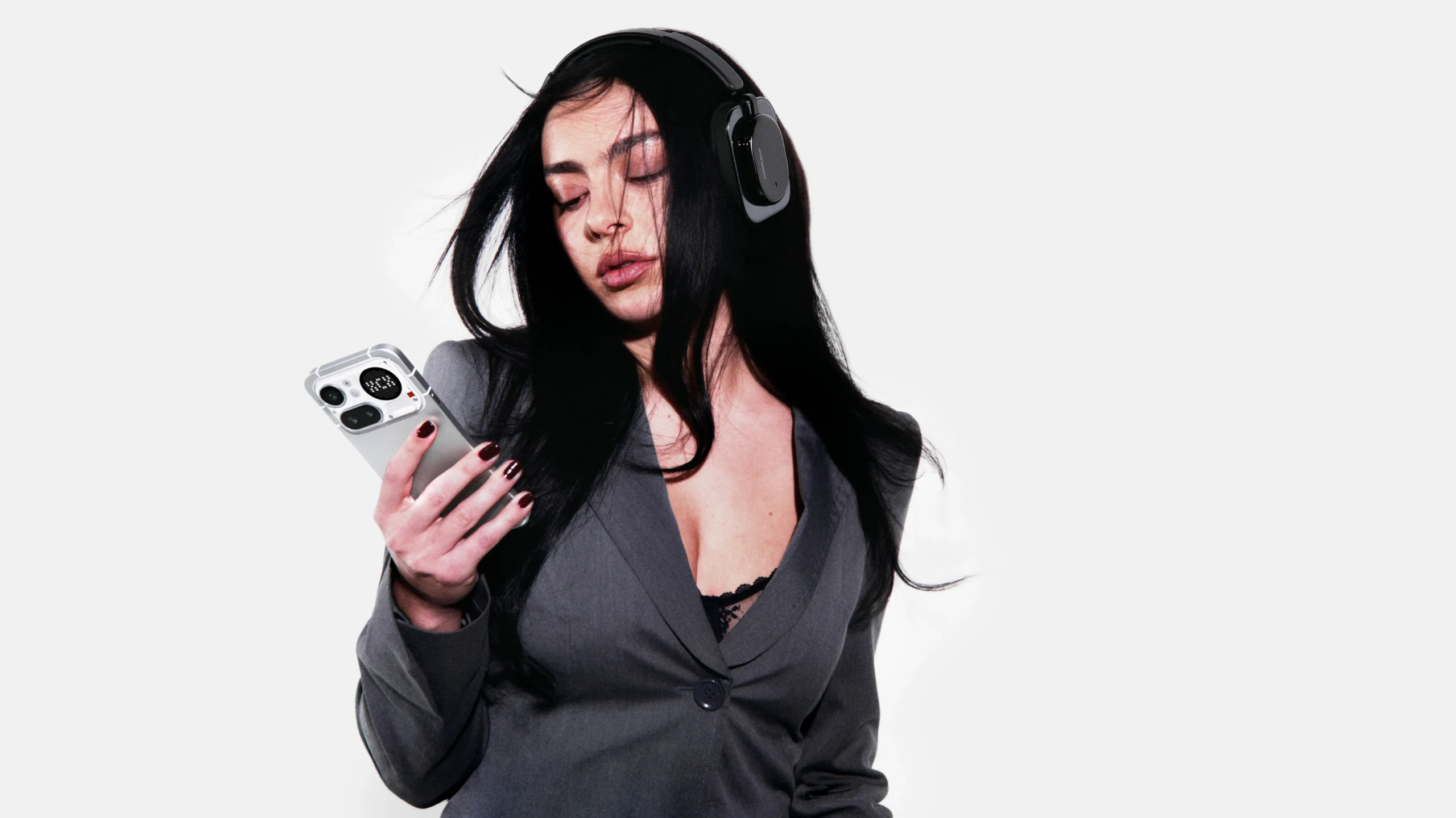 Renovarte_Magazine_ NOTHING_ CHARLI_XCX (2)