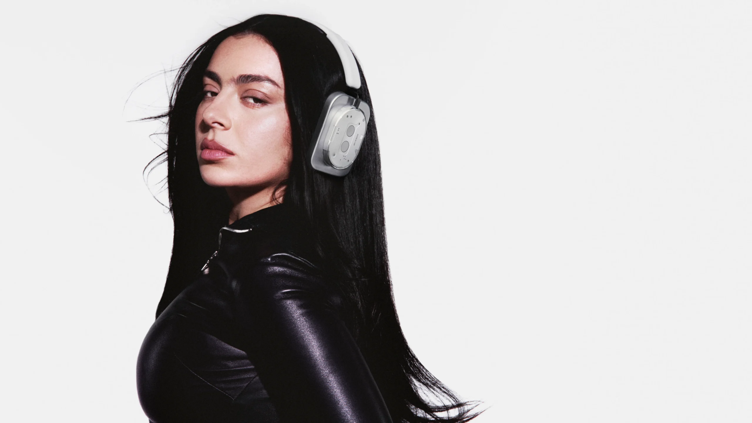 Renovarte_Magazine_ NOTHING_ CHARLI_XCX (3)